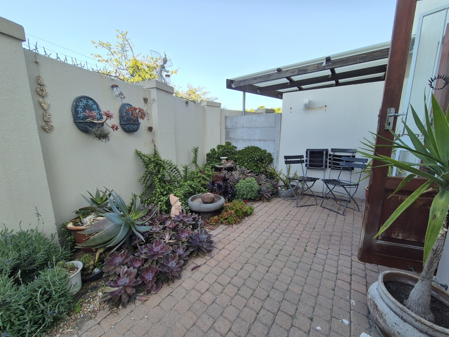 2 Bedroom Property for Sale in Parklands Western Cape